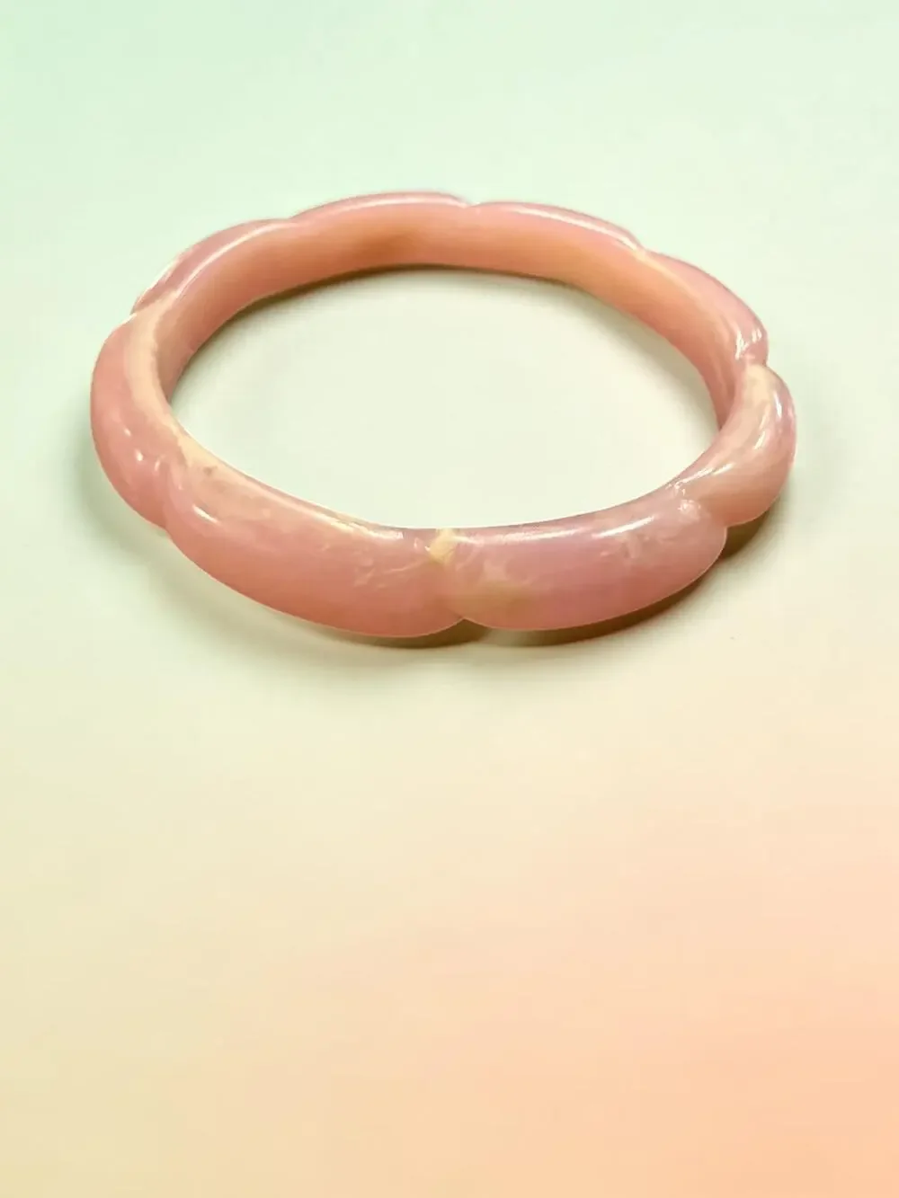 Vintage Made in Italy Pink Marbled Lucite Scalloped Bangle Bracelet Mod 10